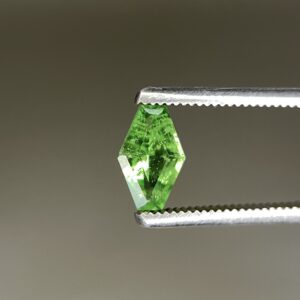 Натуральный Гранат Цаворит (Tsavorite)